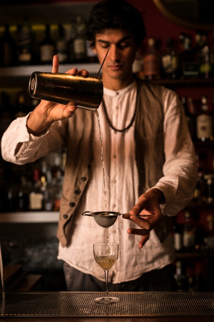 Andrea Pomo bartender foto di Alberto Blasetti