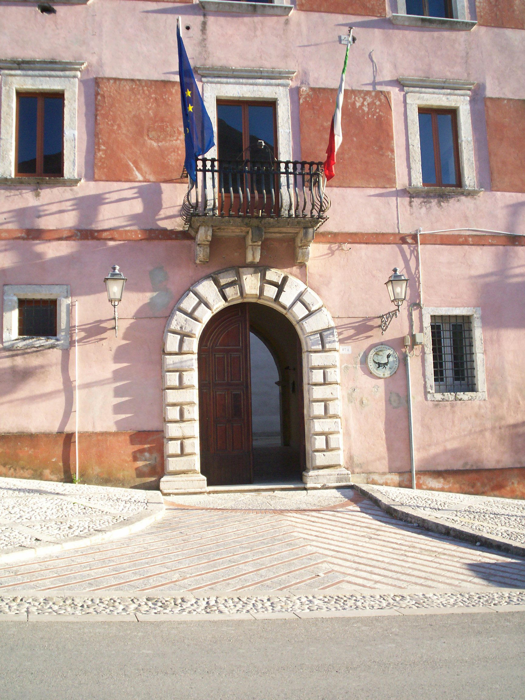 Palazzo Giuseppe Ciaburro ingresso