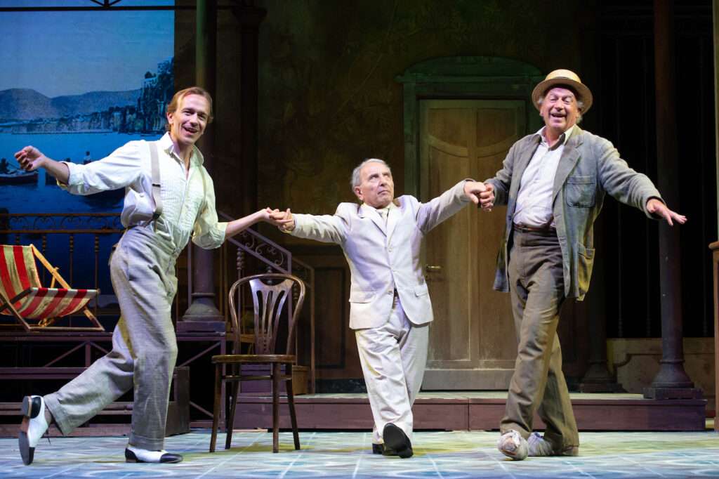 “Uomo e Galantuomo”, in scena al Teatro Augusteo con Geppy Gleijeses, Lorenzo Gleijeses ed Ernesto Mahieux