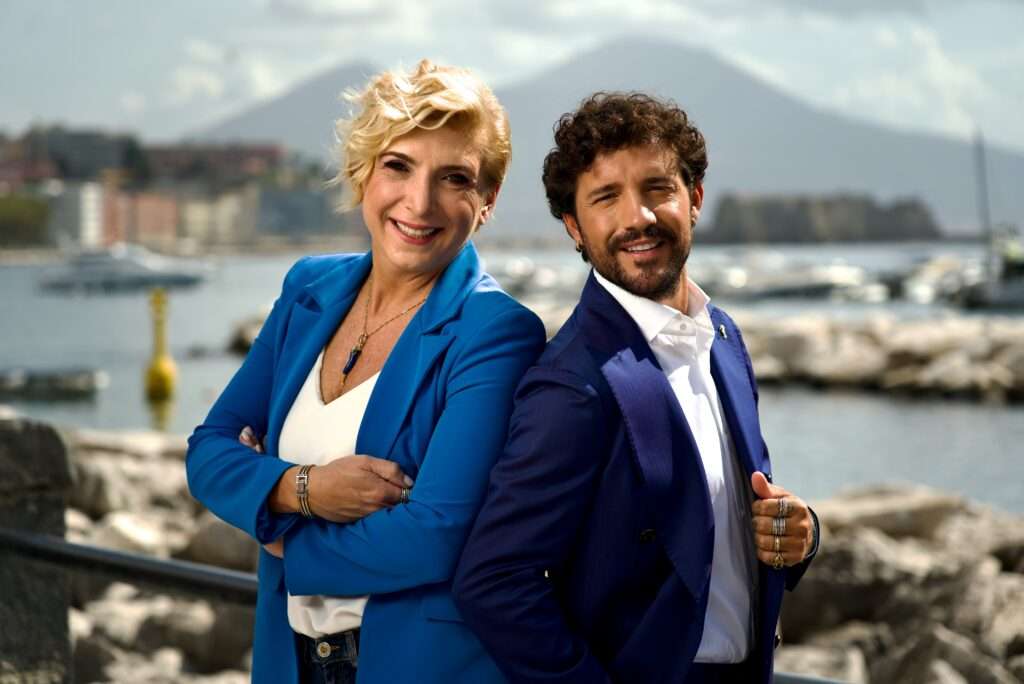 “Pazzi di Napoli”, cucina e folclore con Barbara Foria e Fabio Esposito su Food Network
